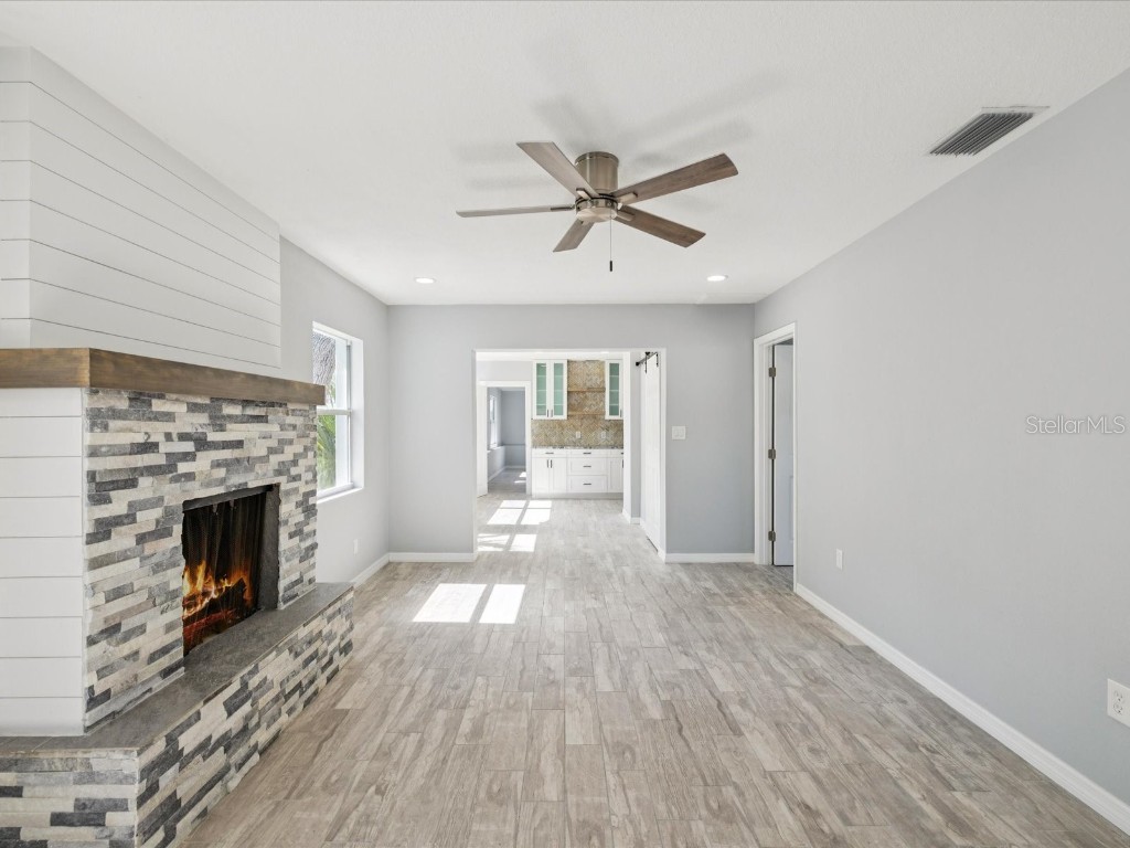 151 80th Avenue NE Saint Petersburg FL 33702 A4658958 image7