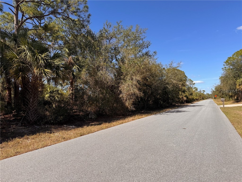 151 Bamboo Drive Port Charlotte FL 33954 - BAYSHORE WATERWAY D6140828 image1