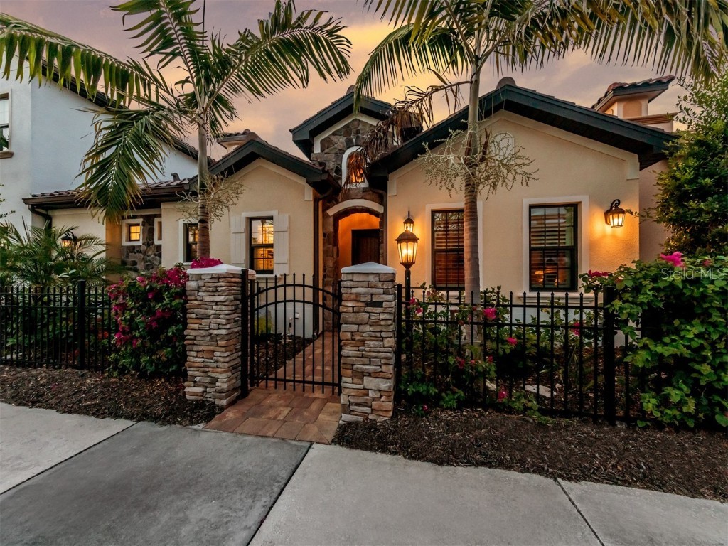 151 E Venice Avenue Venice FL 34285 N6130246 image1