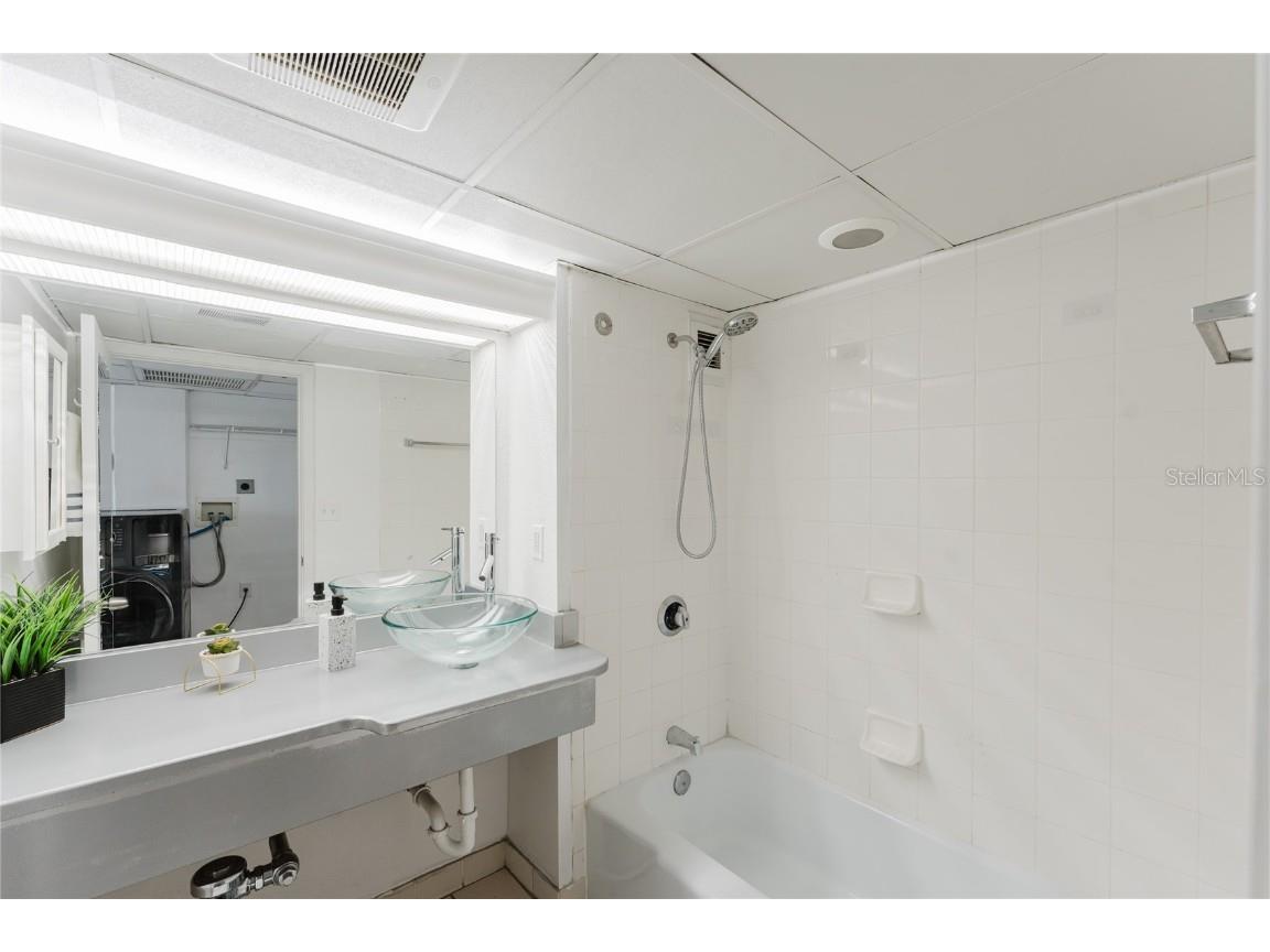 151 E Washington Street #408 Orlando FL 32801 - LAKE EOLA O6339304 image20