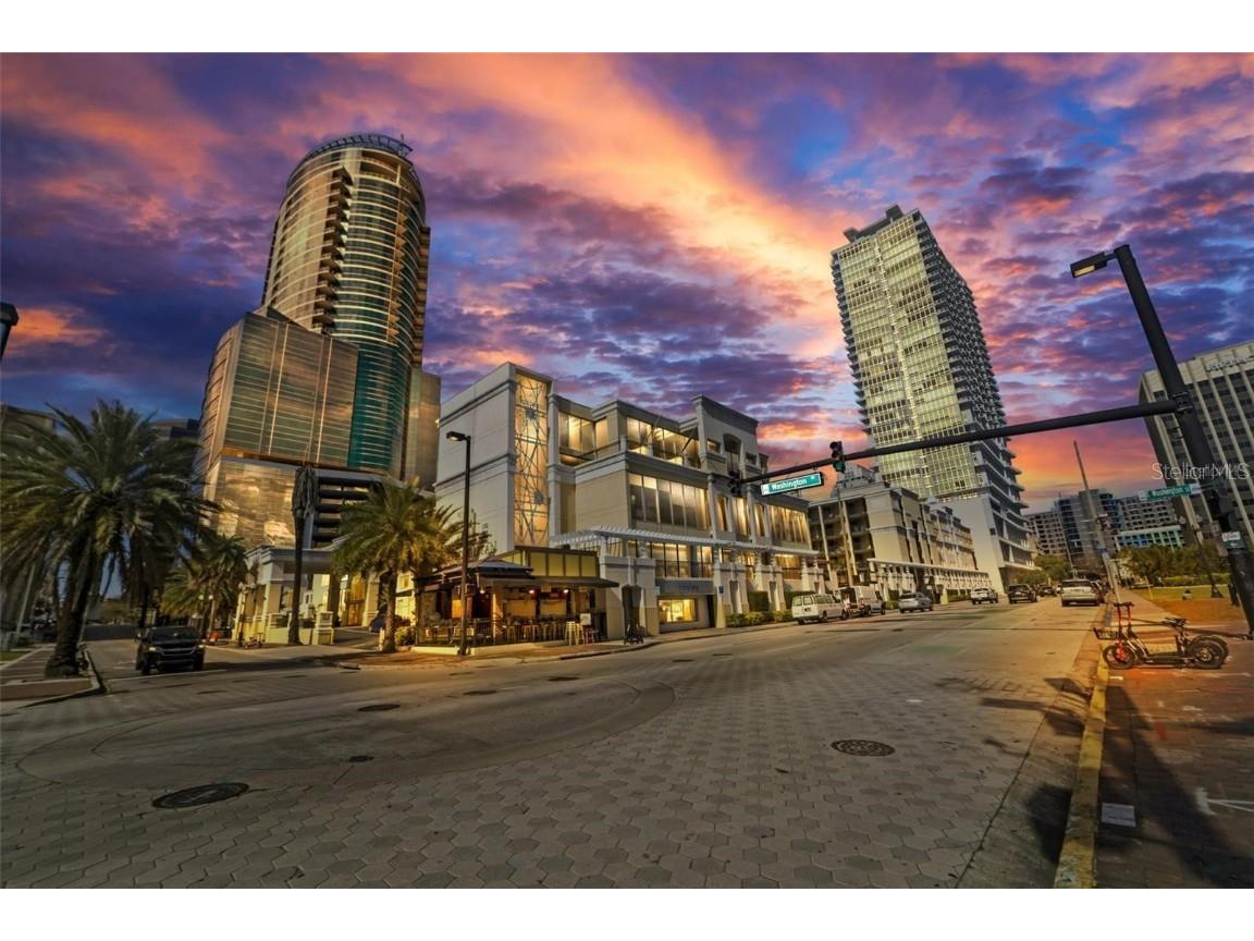 151 E Washington Street #PH3A Orlando FL 32801 - LAKE EOLA O6080376 image1