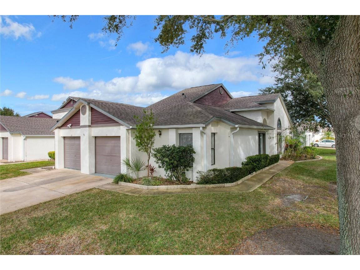 151 Lakepointe Circle Kissimmee FL 34743 S5099186 image1