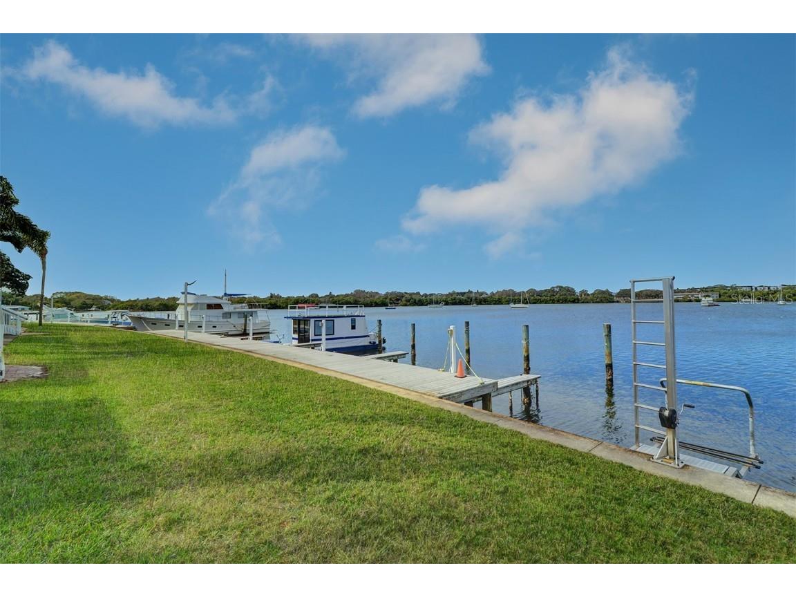 151 Sea Horse Drive SE #H Saint Petersburg FL 33705 - BIG BAYOU AND BIG BAYOU LAKE TB8425546 image33