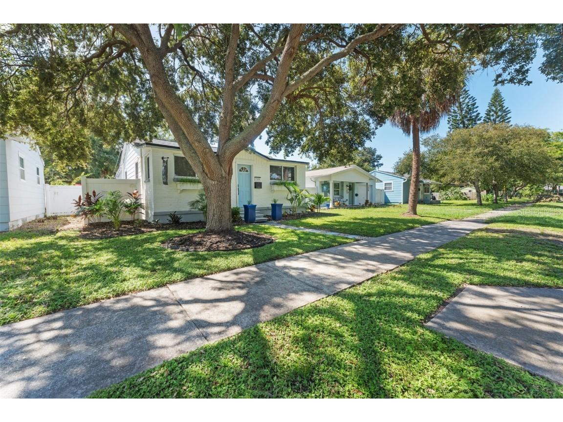 1510 35th Avenue N Saint Petersburg FL 33704 TB8308361 image1