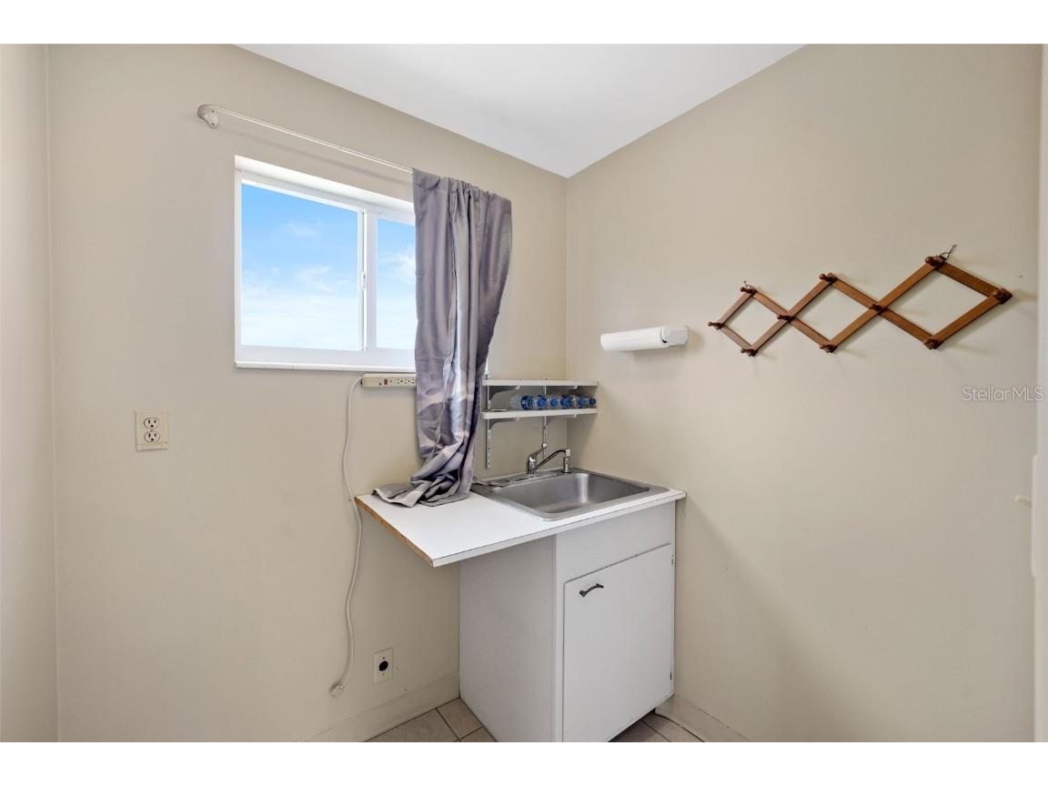 1510 Dr Martin Luther King Jr Street N Saint Petersburg FL 33704 T3542372 image16