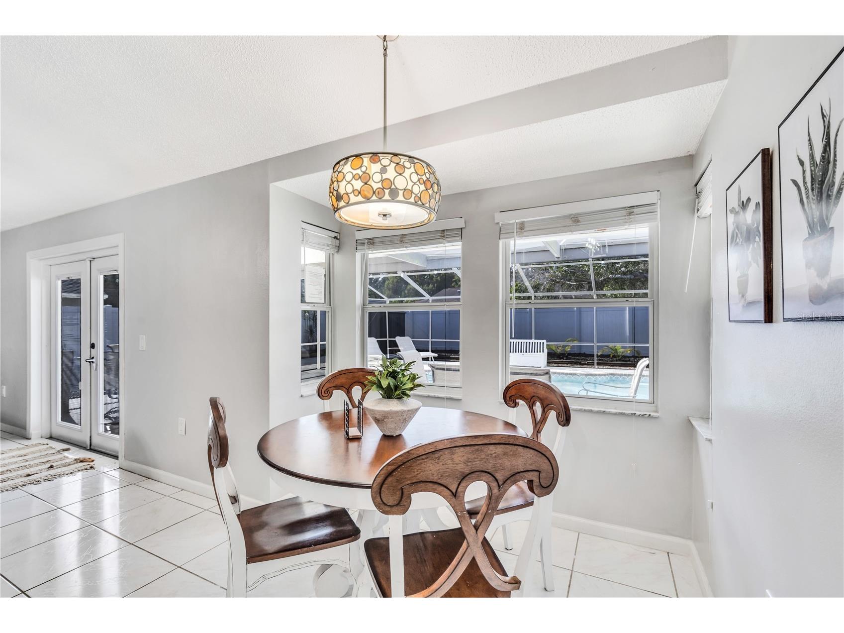 1510 Georgetowne Lane Sarasota FL 34232 A4684505 image8