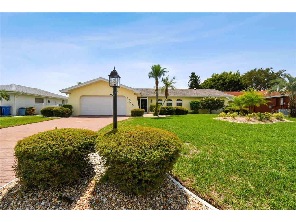 1510 New Bedford Drive Sun City Center FL 33573 - SIMMONS LAKE T3550132 image1