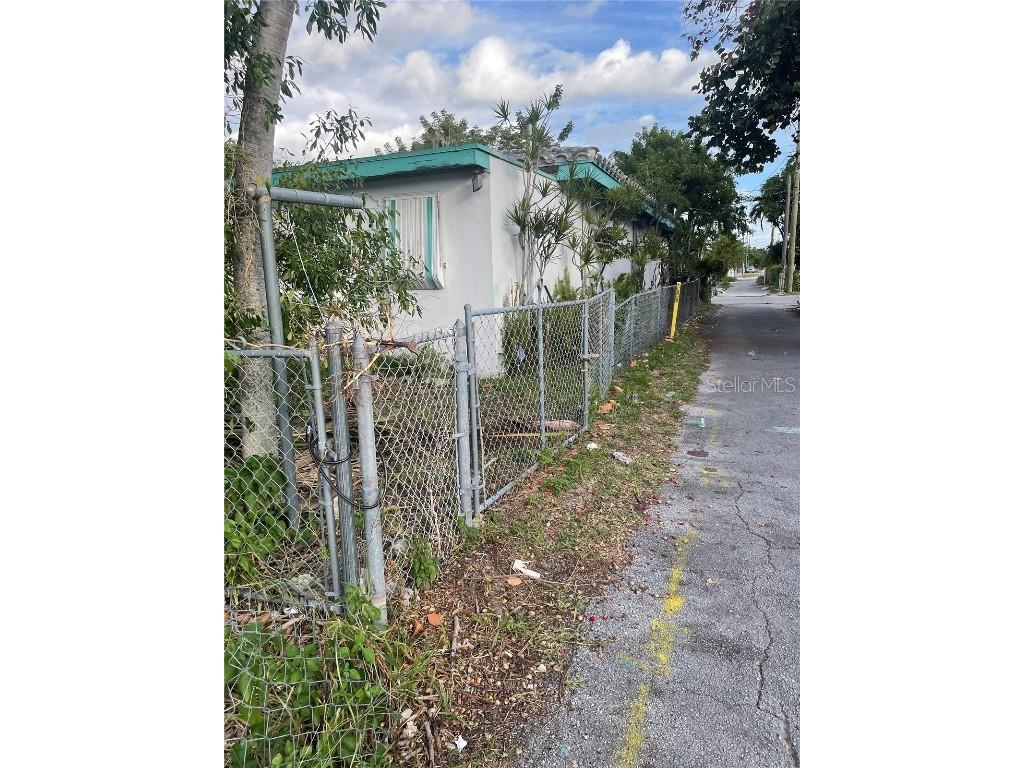 1510 NW 70th Street Miami FL 33147 TB8444744 image12
