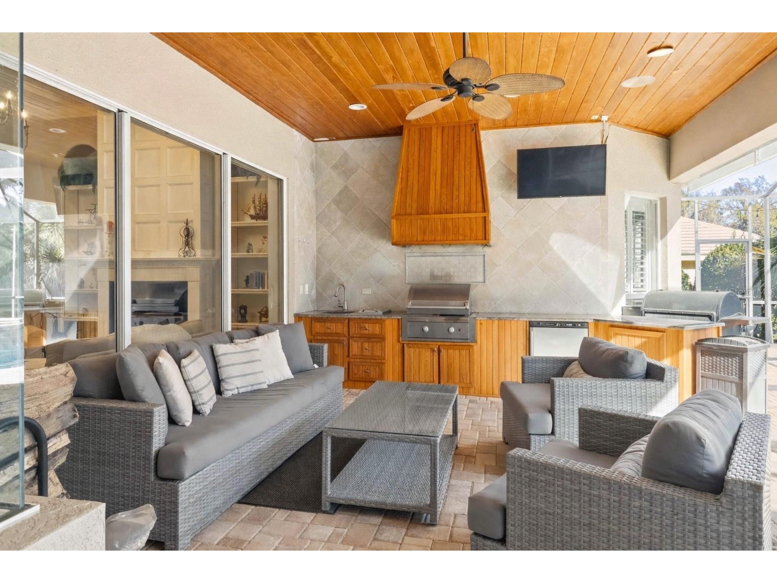 15108 Kestrelglen Way Lithia FL 33547 TB8493744 image8