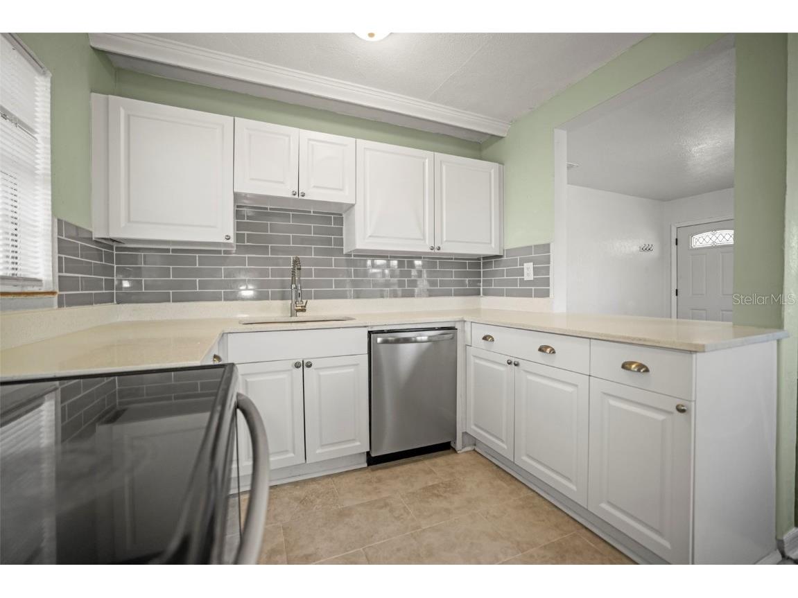 1511 35th Avenue N Saint Petersburg FL 33704 TB8457833 image11