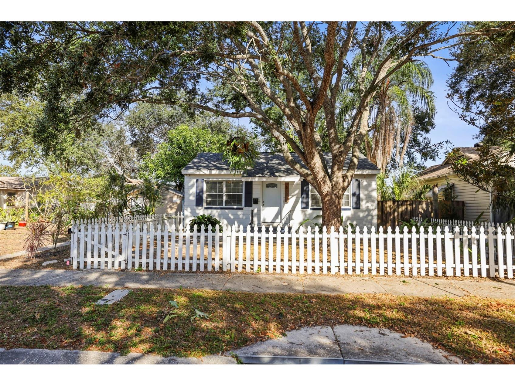 1511 35th Avenue N Saint Petersburg FL 33704 TB8512152 image1