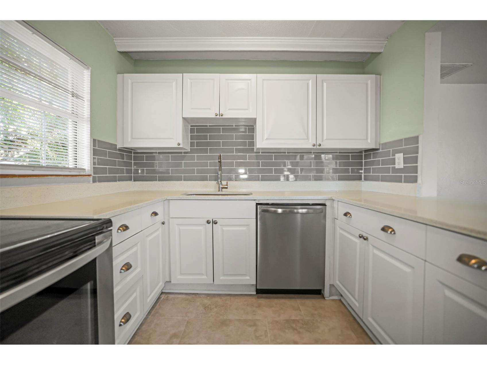 1511 35th Avenue N Saint Petersburg FL 33704 TB8512152 image9