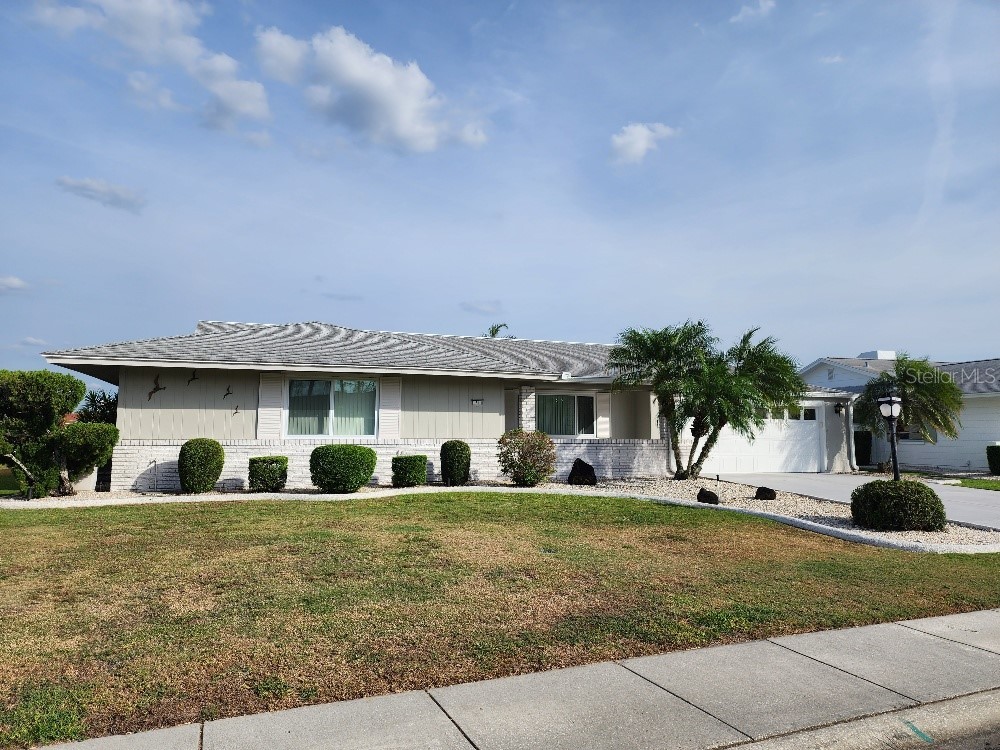 1511 Blackstone Circle Sun City Center FL 33573 - Middle lake T3437353 image1