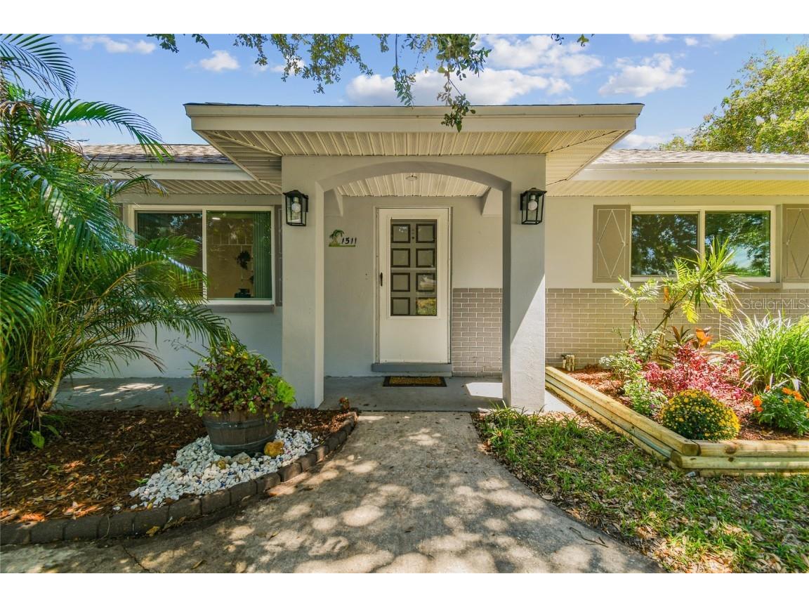 1511 Country Lane W Clearwater FL 33759 U8212650 image1