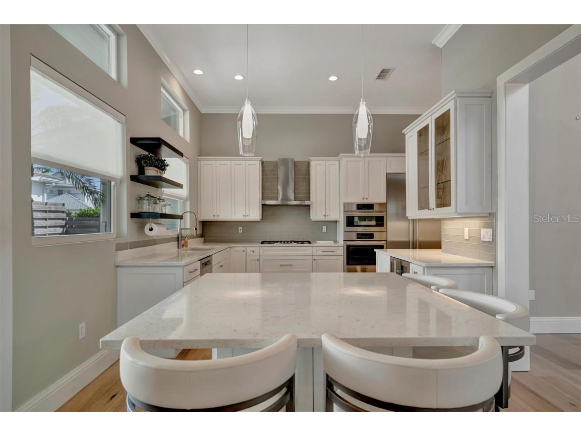 1511 N Lake Shore Drive Sarasota FL 34231 A4674572 image11