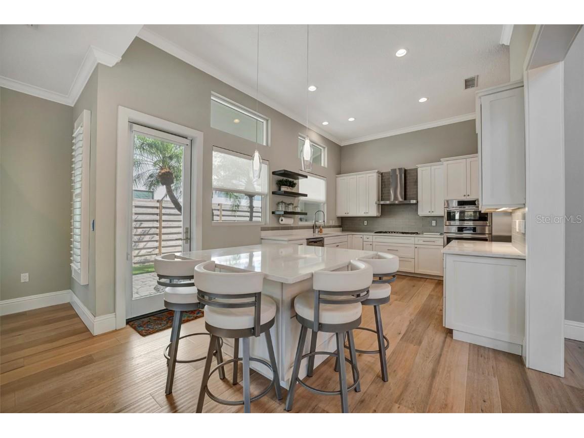 1511 N Lake Shore Drive Sarasota FL 34231 A4674572 image8