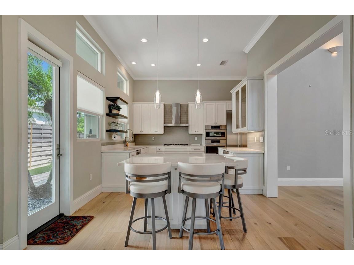 1511 N Lake Shore Drive Sarasota FL 34231 A4674572 image9