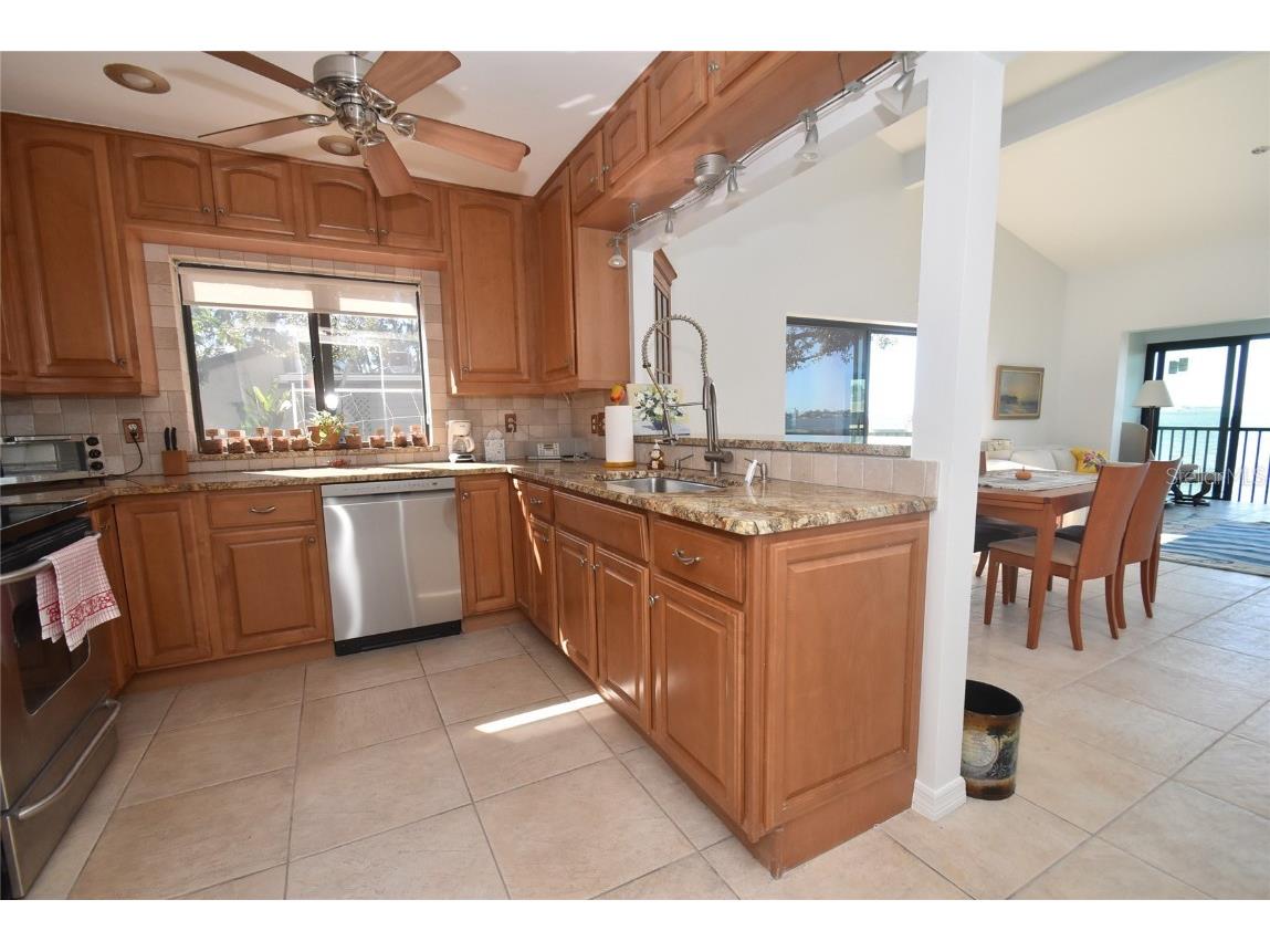 1511 Pelican Point Drive #278 Sarasota FL 34231 A4670776 image11