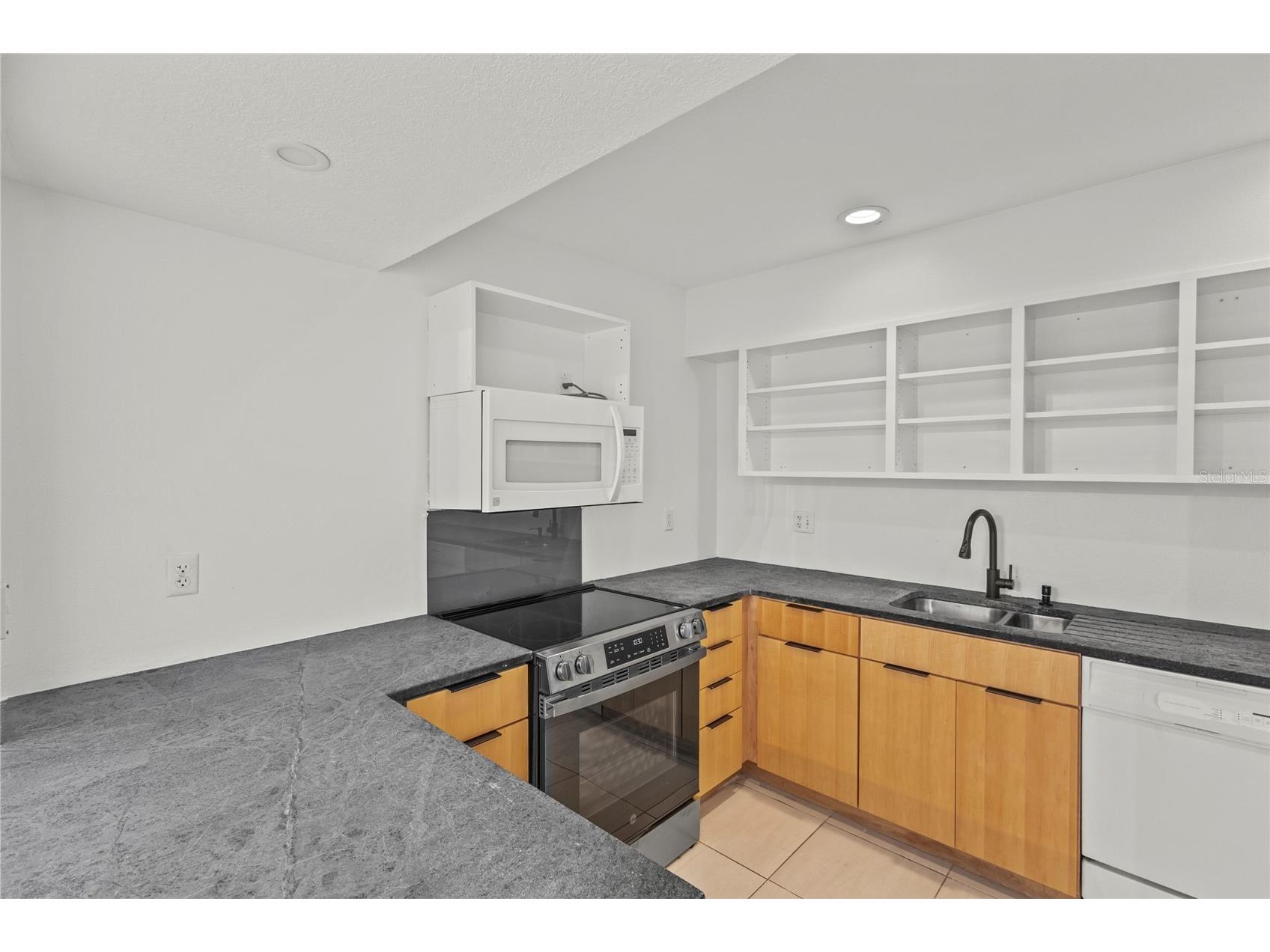 1511 Pelican Point Drive #279 Sarasota FL 34231 - SARASOTA BAY A4688441 image8
