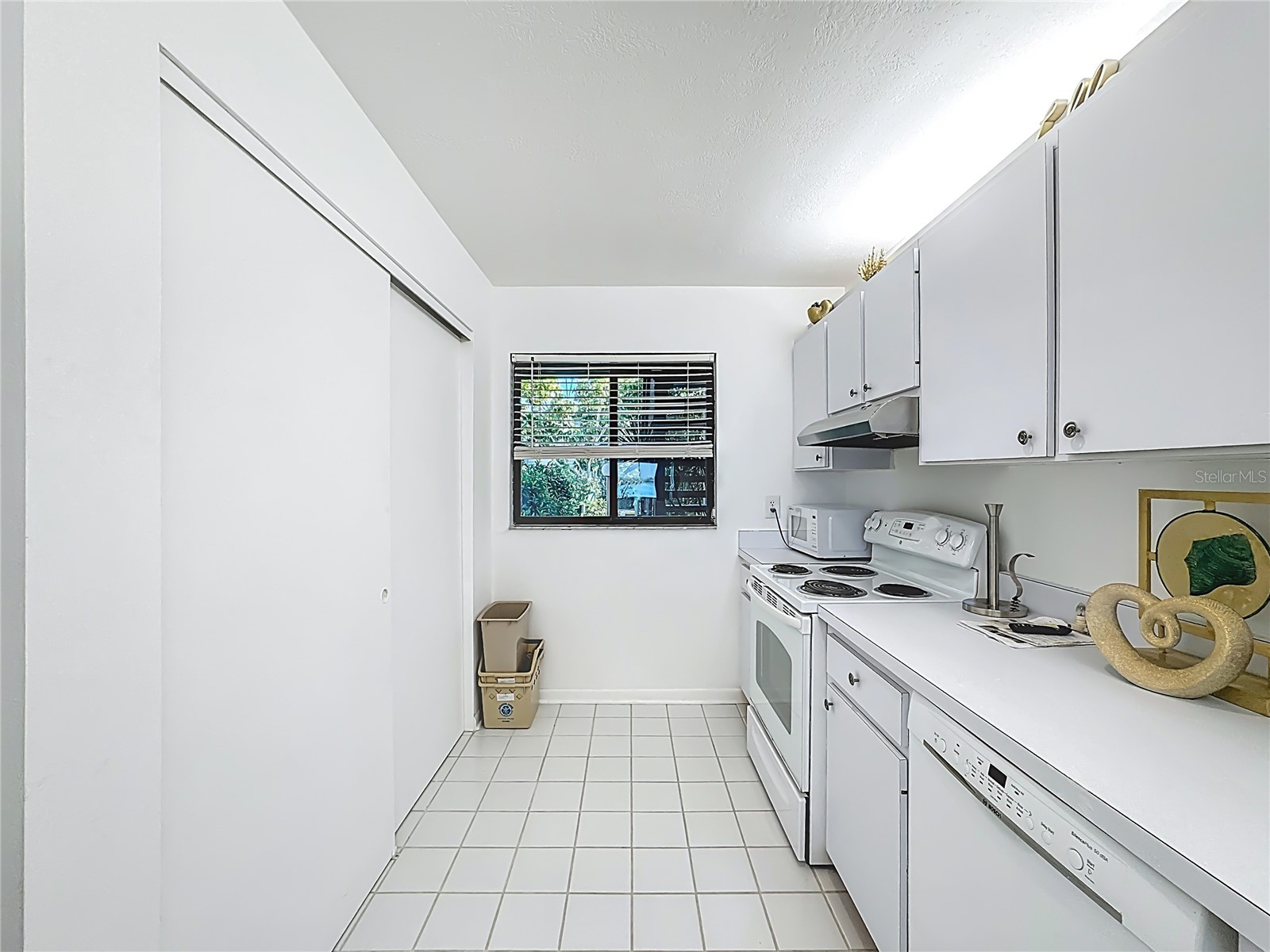 1511 Pelican Point Drive #BA180 Sarasota FL 34231 A4679440 image8