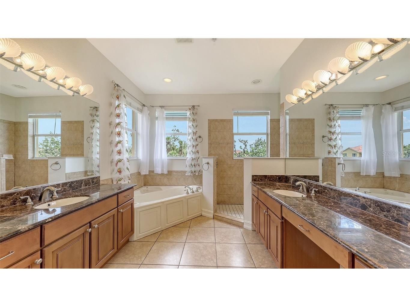 1512 3rd Street Circle E Palmetto FL 34221 A4655629 image32