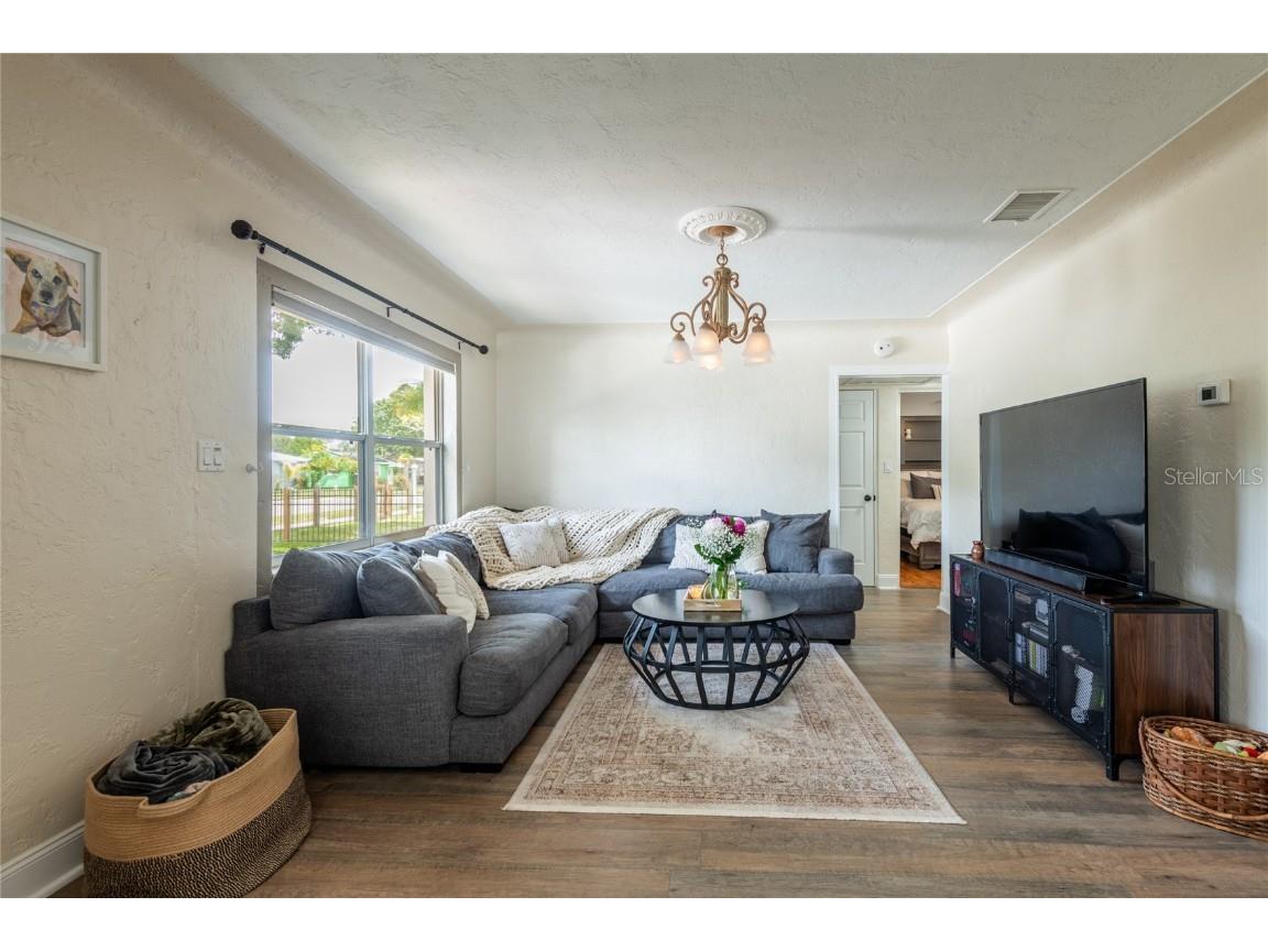 1512 56th Avenue N Saint Petersburg FL 33703 TB8391939 image11