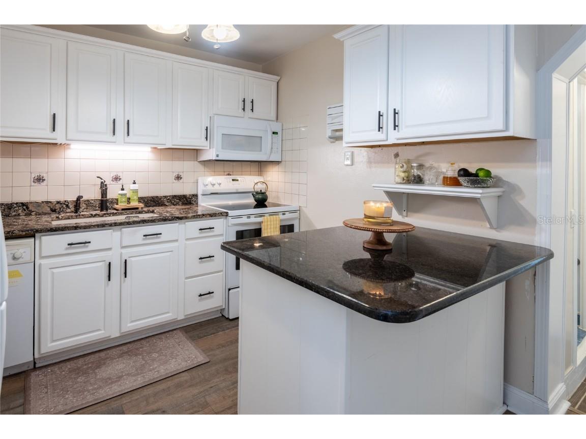 1512 56th Avenue N Saint Petersburg FL 33703 TB8391939 image12