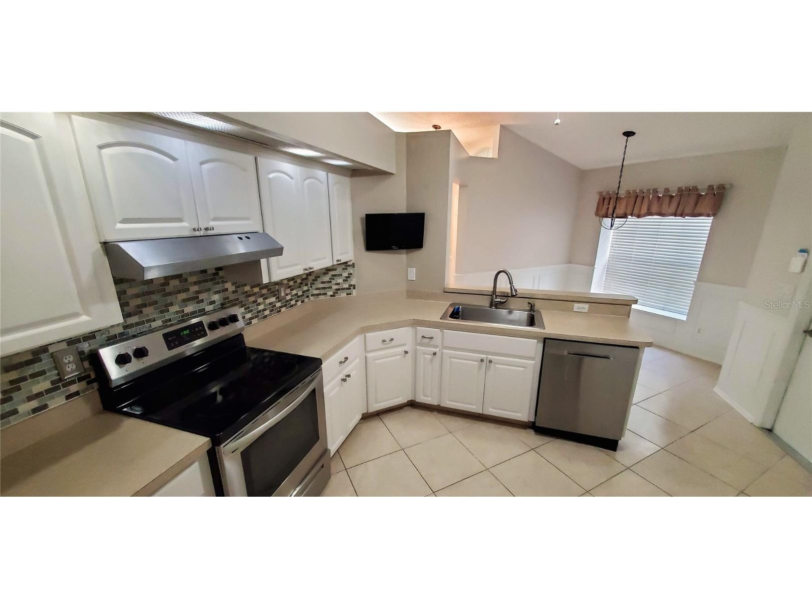 1512 Bay View Street Tarpon Springs FL 34689 TB8444642 image5