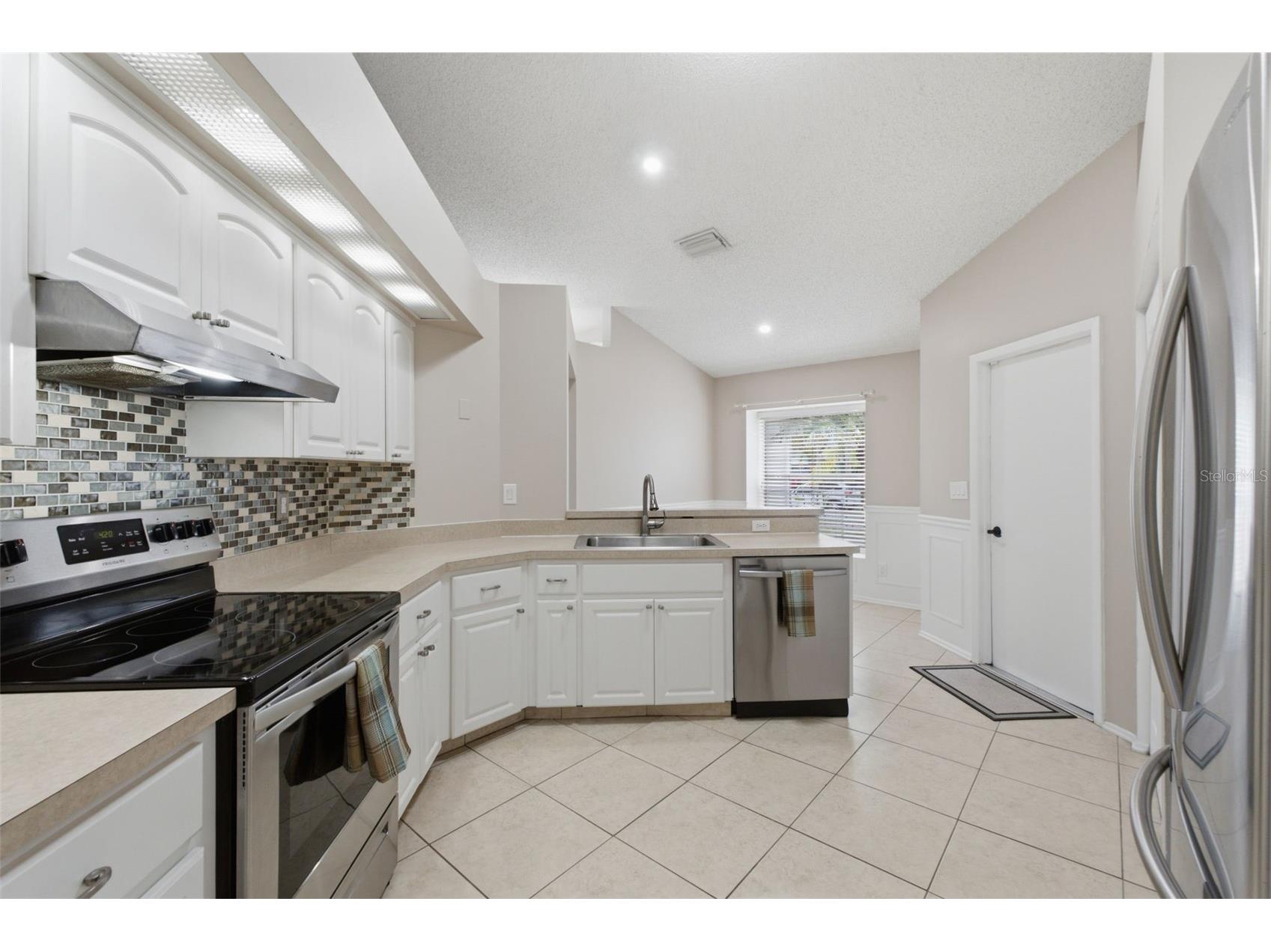 1512 Bay View Street Tarpon Springs FL 34689 W7886723 image23