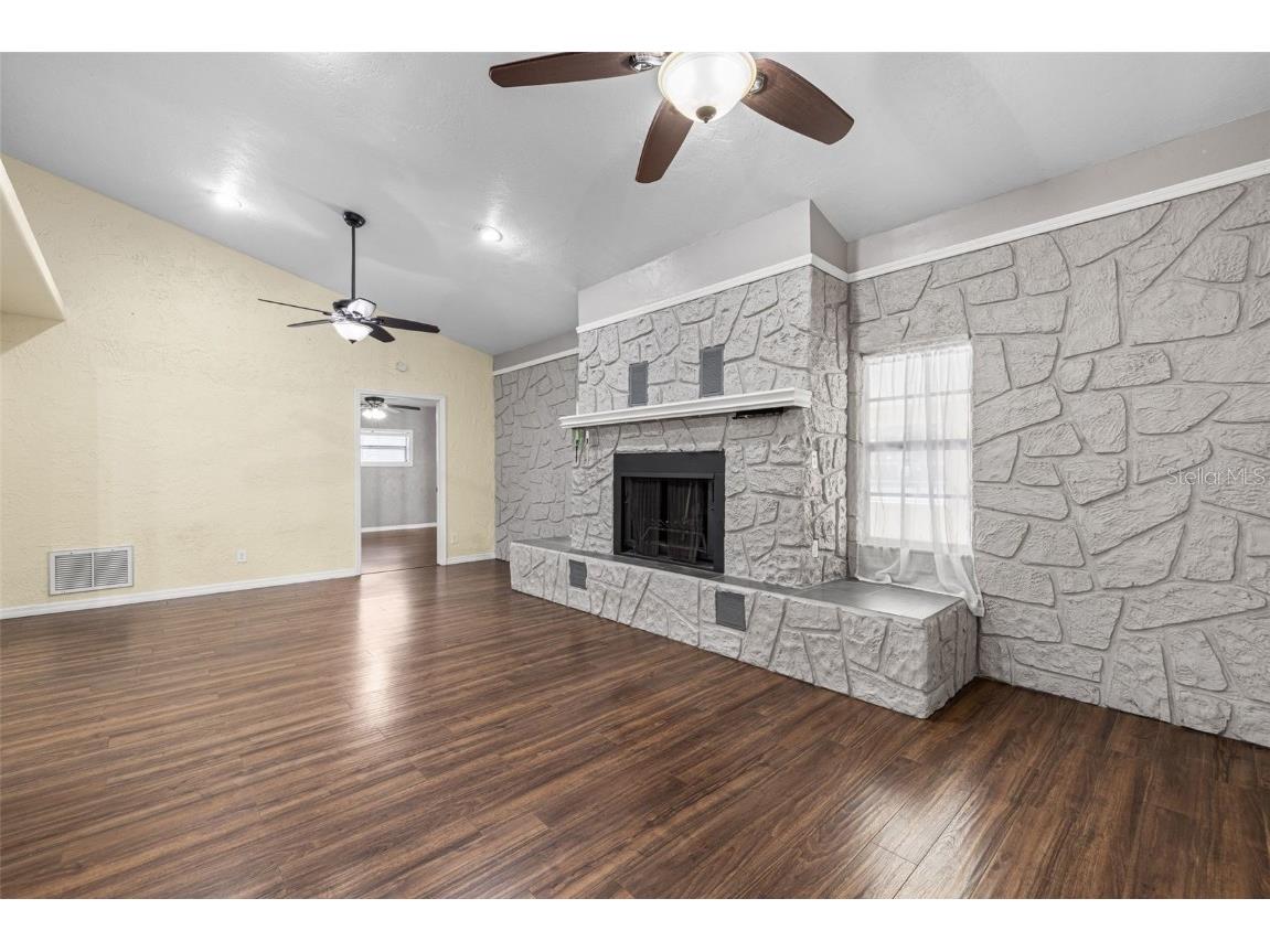 1512 Florida Avenue Palm Harbor FL 34683 TB8425653 image11