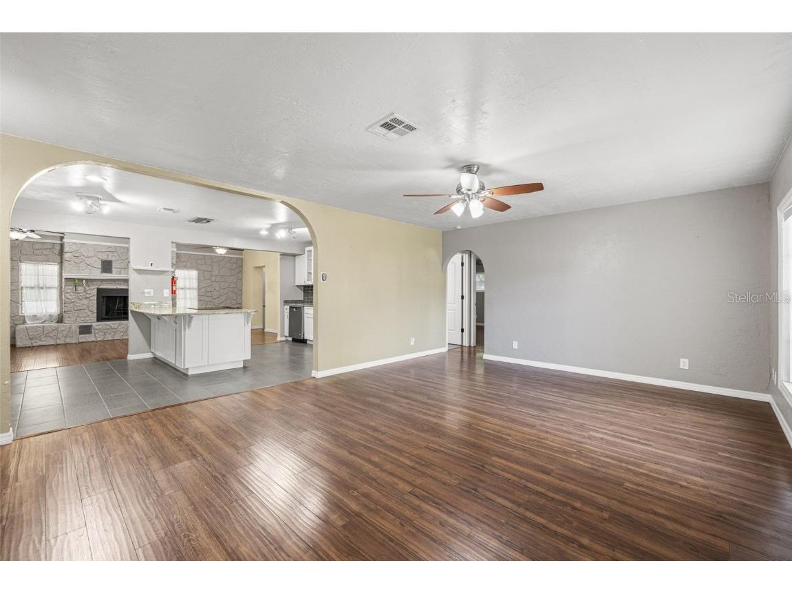 1512 Florida Avenue Palm Harbor FL 34683 TB8425653 image3