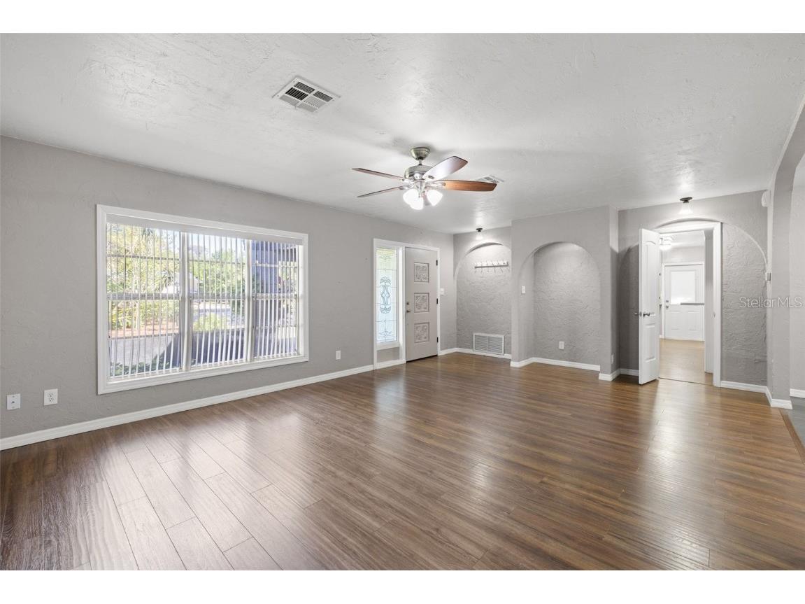 1512 Florida Avenue Palm Harbor FL 34683 TB8425653 image4