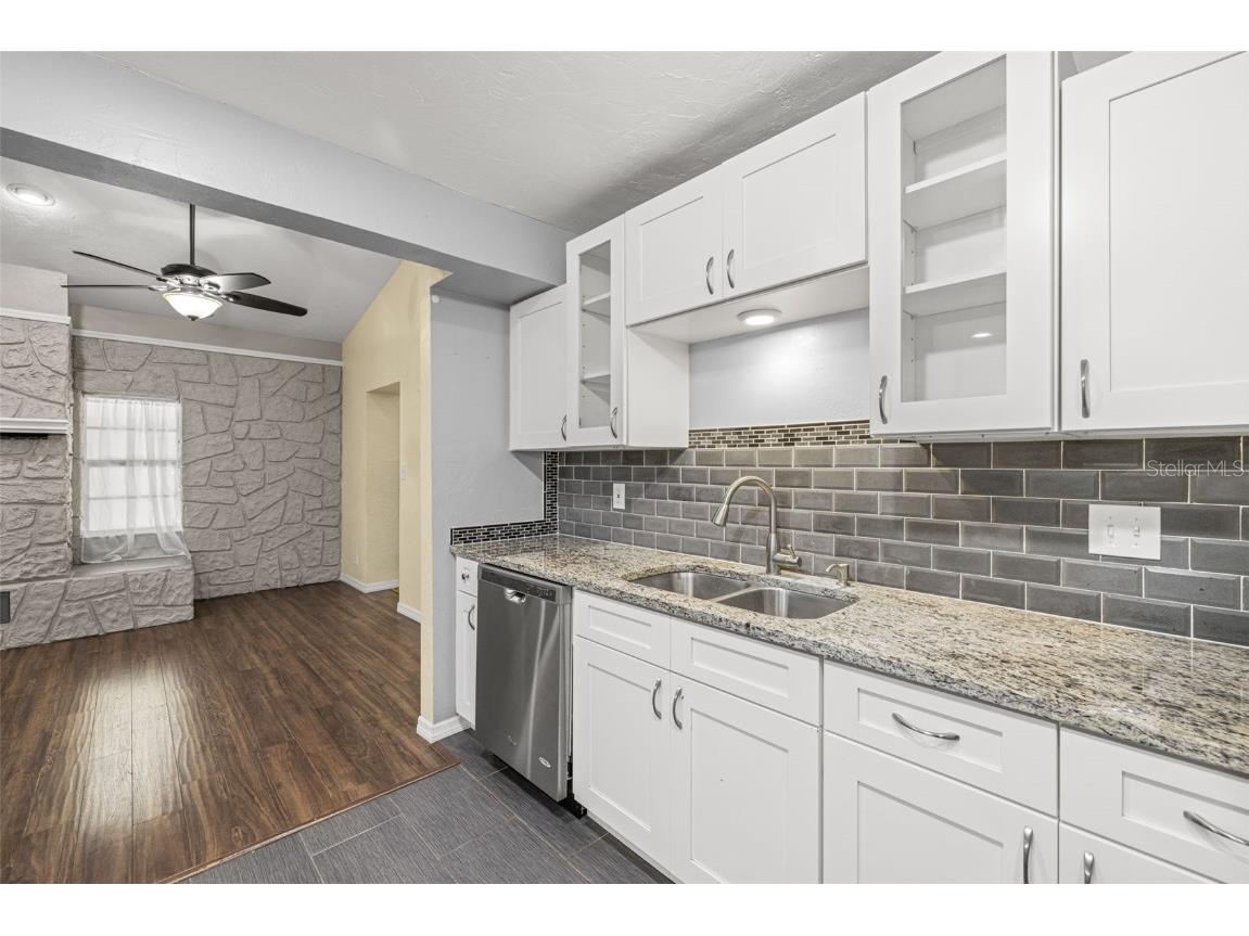 1512 Florida Avenue Palm Harbor FL 34683 TB8425653 image5