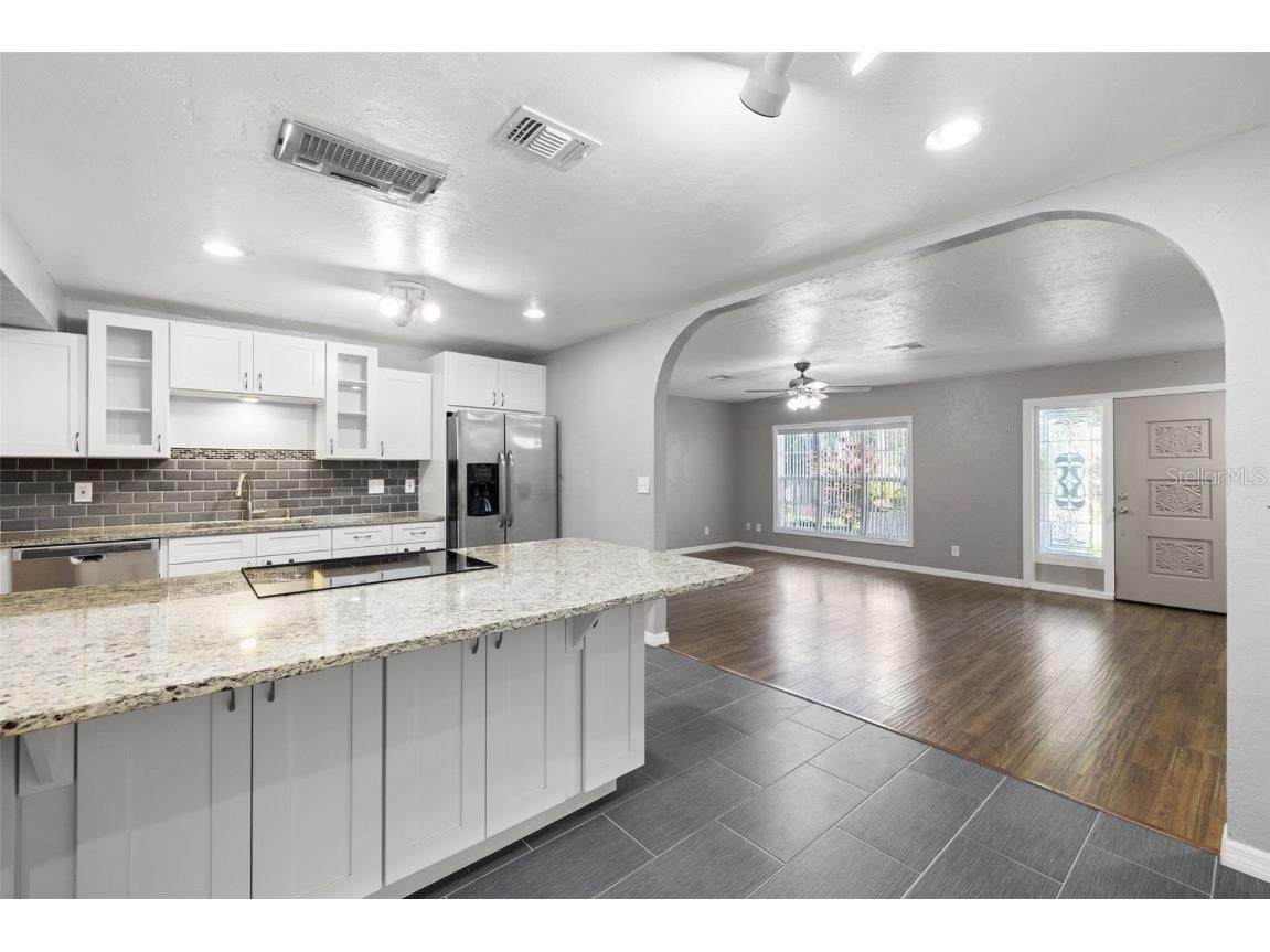 1512 Florida Avenue Palm Harbor FL 34683 TB8425653 image7