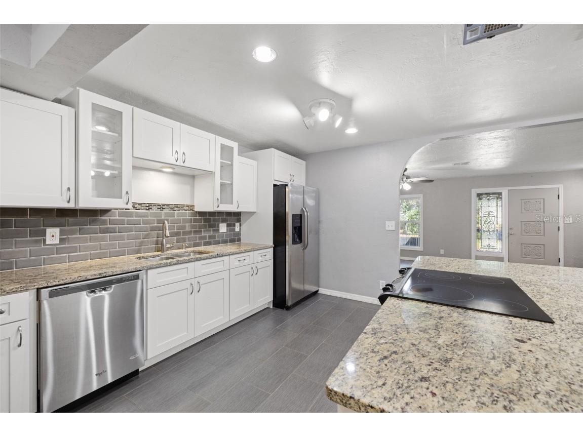 1512 Florida Avenue Palm Harbor FL 34683 TB8425653 image8