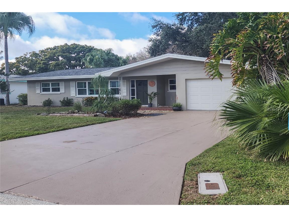 1512 Gladys Circle Dunedin FL 34698 - SPERRY LAKE U8225285 image1