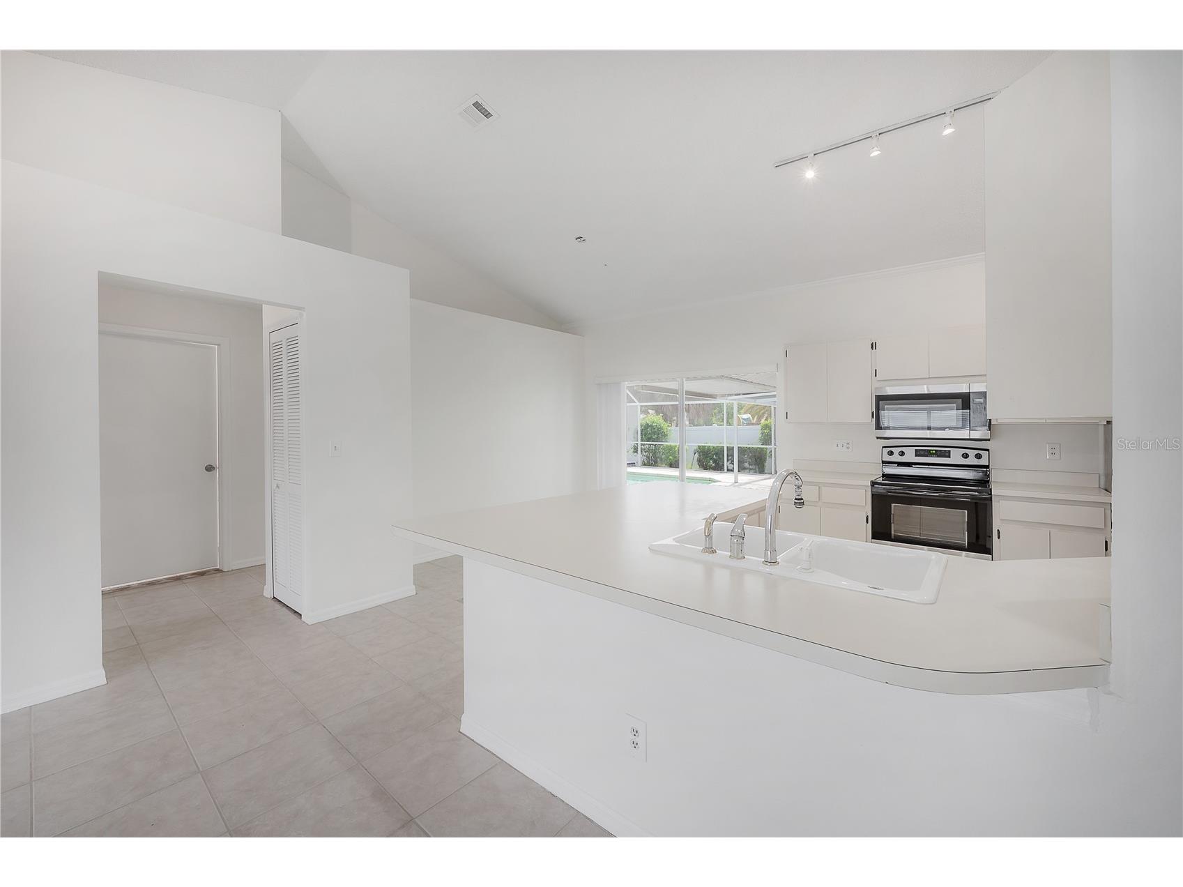 15121 Heathridge Drive Tampa FL 33625 TB8509177 image23