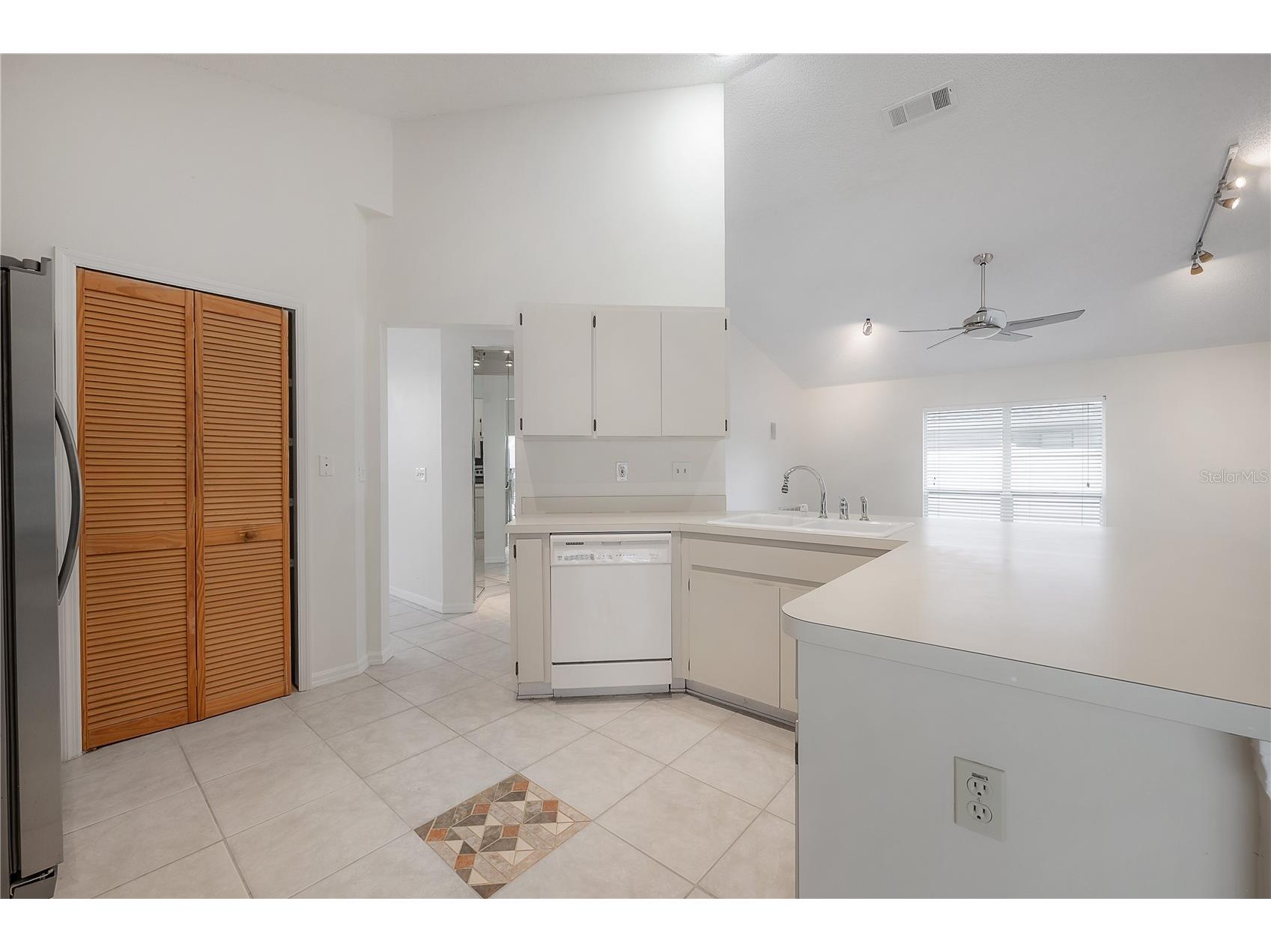 15121 Heathridge Drive Tampa FL 33625 TB8509177 image25