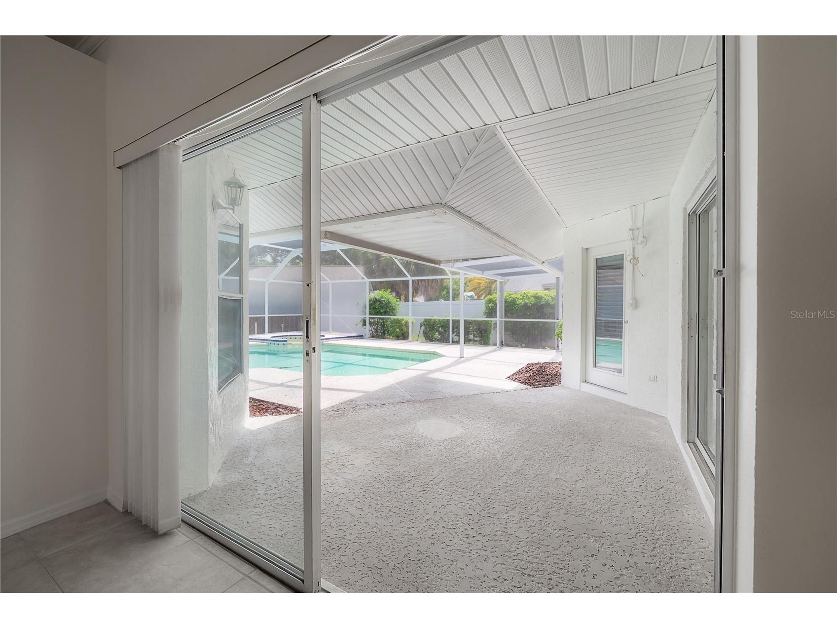 15121 Heathridge Drive Tampa FL 33625 TB8509177 image30