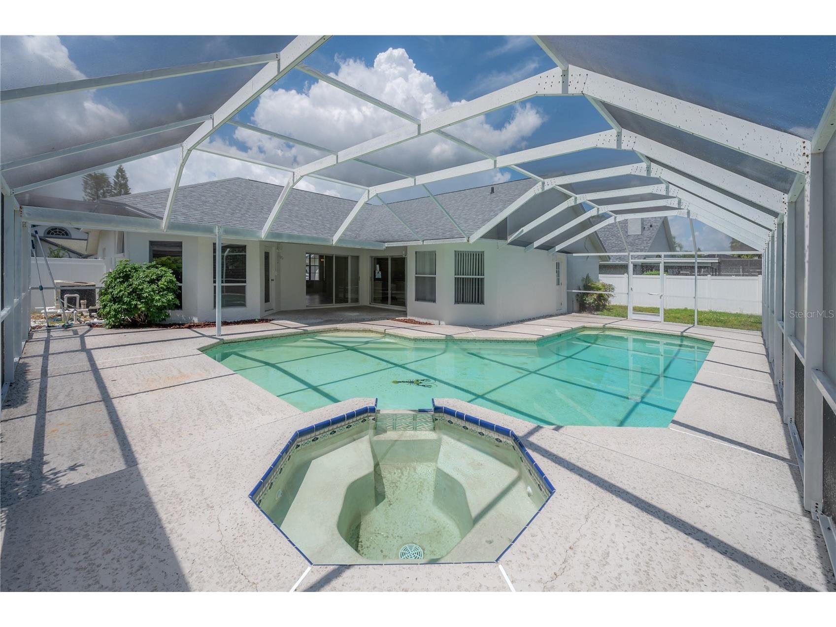 15121 Heathridge Drive Tampa FL 33625 TB8509177 image43