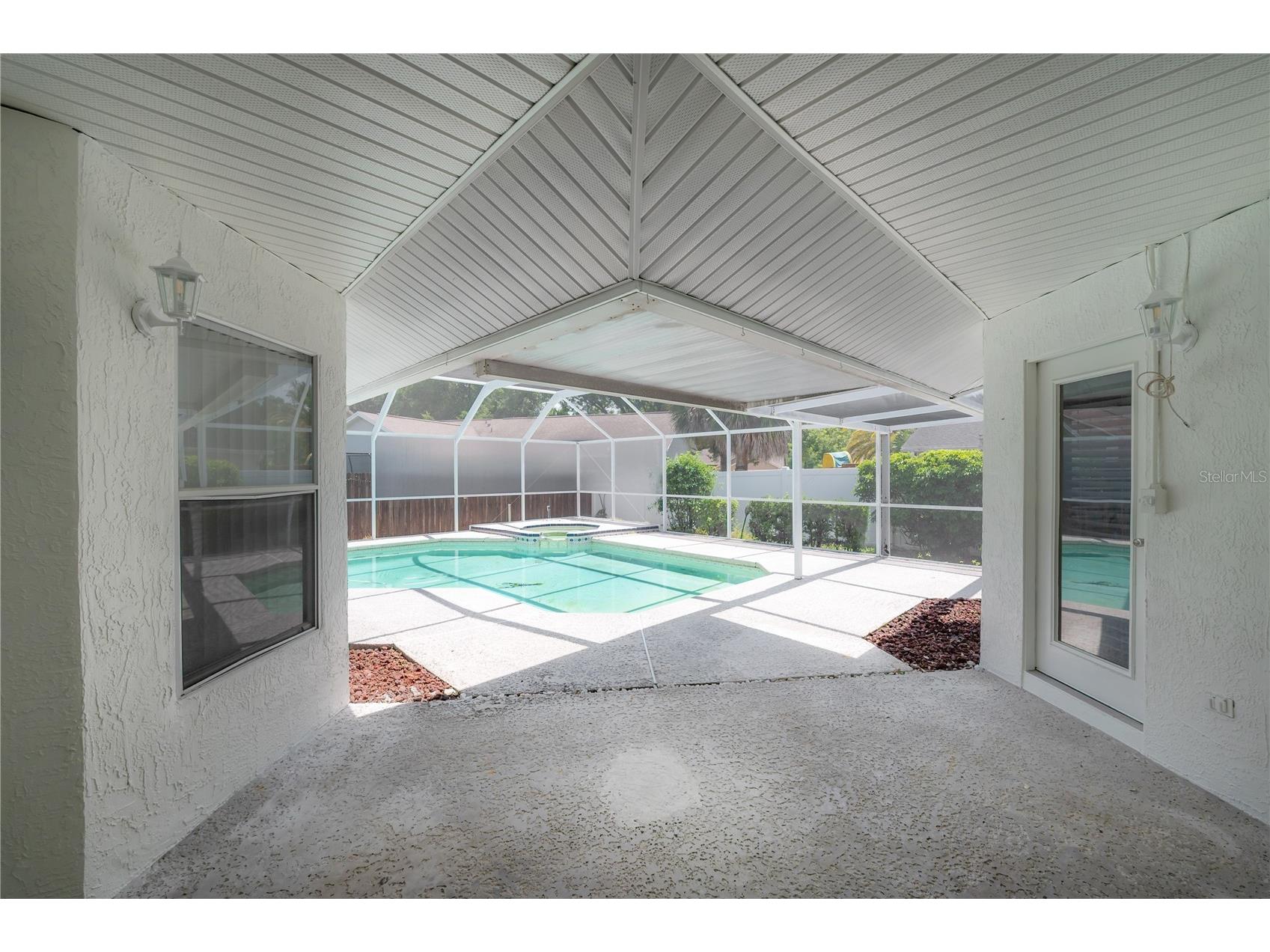 15121 Heathridge Drive Tampa FL 33625 TB8509177 image46