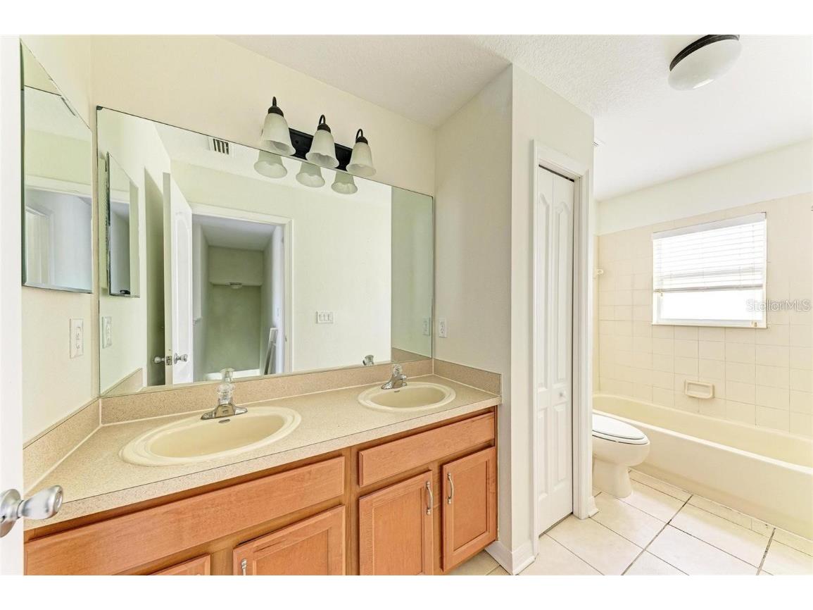 15121 Searobbin Drive Lakewood Ranch FL 34202 A4674602 image10