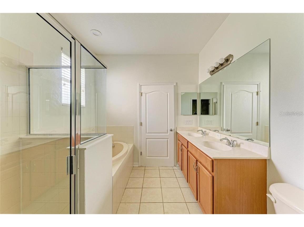 15121 Searobbin Drive Lakewood Ranch FL 34202 A4674602 image8