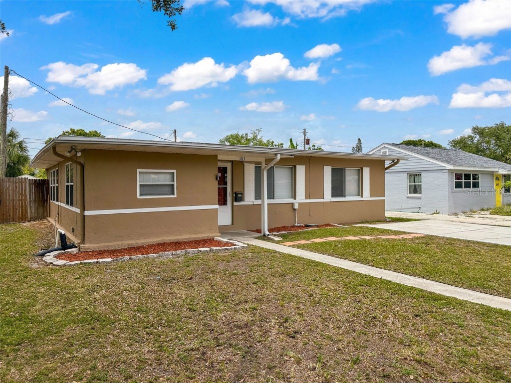 1513 55th Avenue N Saint Petersburg FL 33703 W7865774 image1
