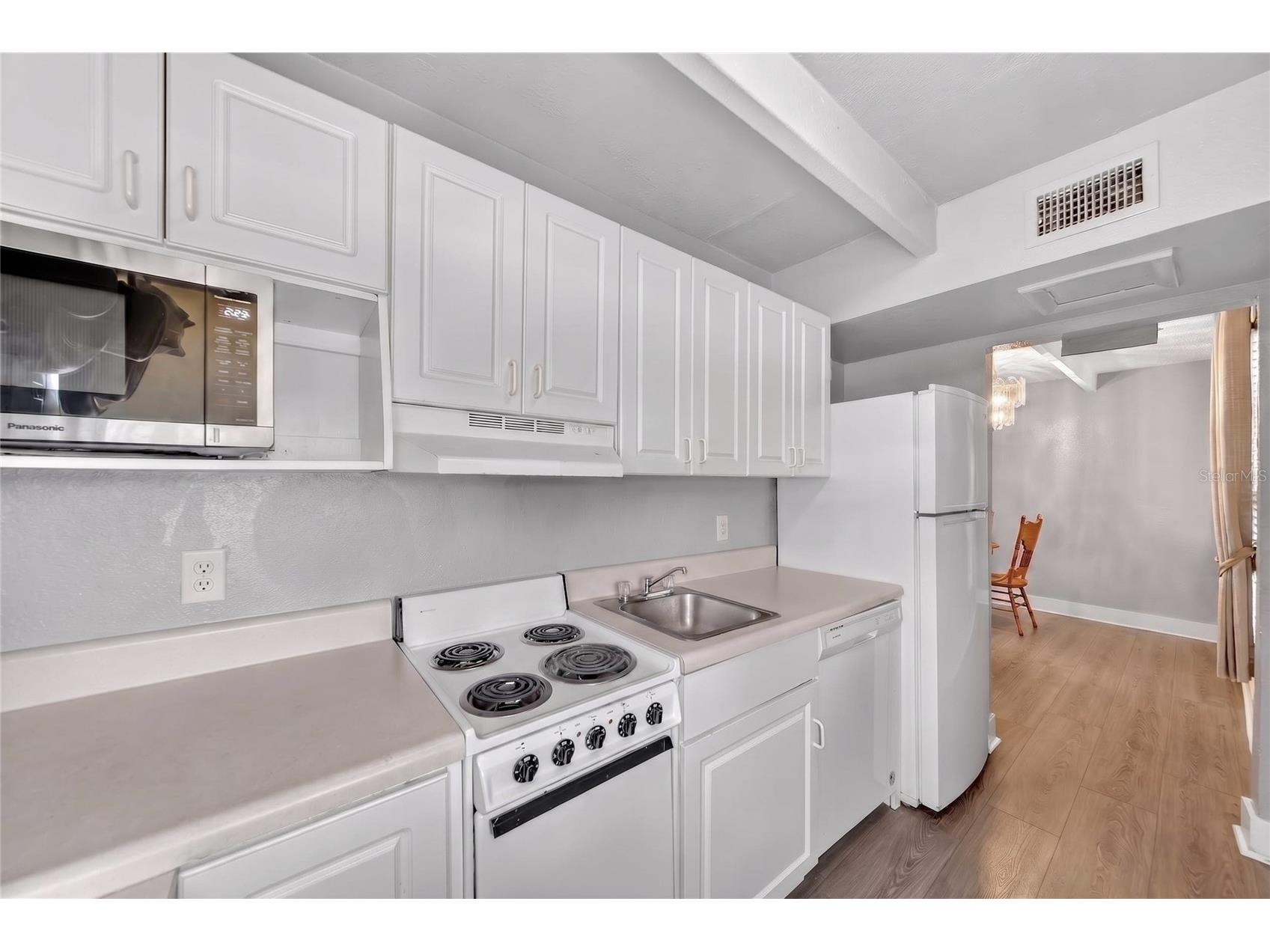 1513 Club Circle Lakeshore FL 33854 L4962227 image16
