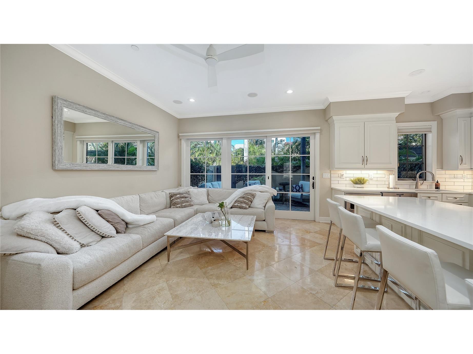 1513 Oak Street #18 Sarasota FL 34236 A4677602 image15