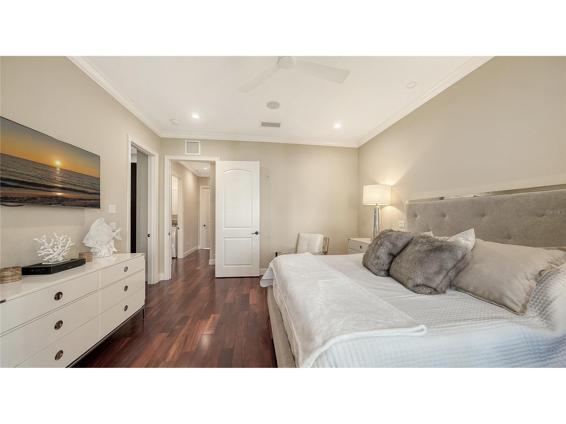 1513 Oak Street #18 Sarasota FL 34236 A4677602 image25