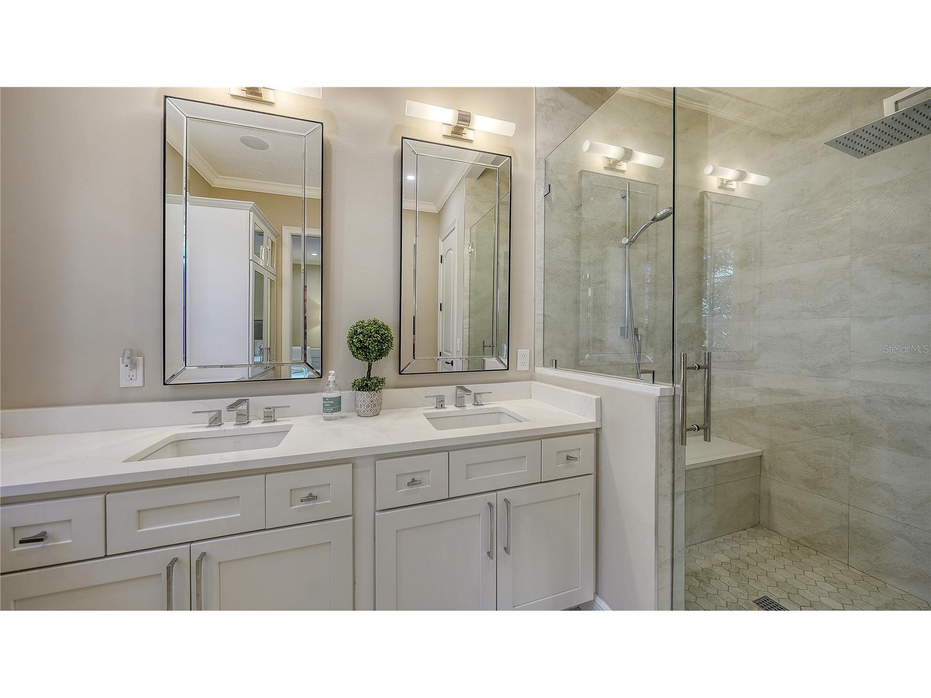 1513 Oak Street #18 Sarasota FL 34236 A4677602 image27