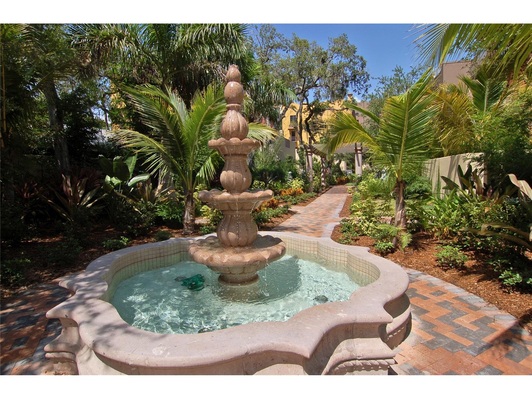 1513 Oak Street #18 Sarasota FL 34236 A4677602 image35