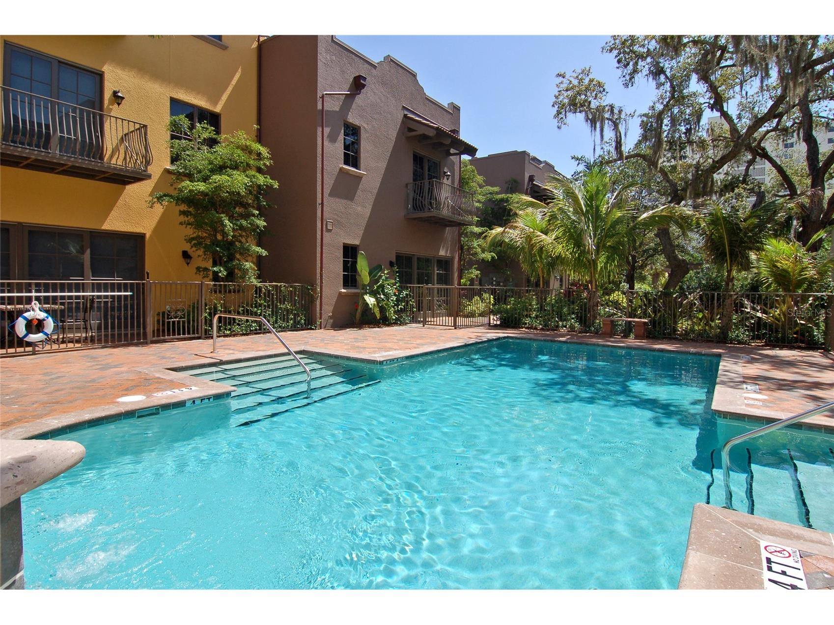 1513 Oak Street #18 Sarasota FL 34236 A4677602 image37